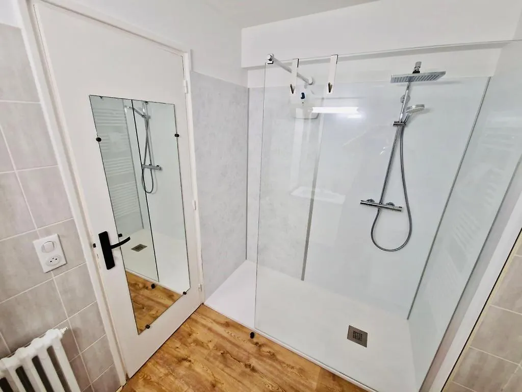 Apartamento Les Appts D'Albertine - Charmant T3 Climatise A 200M Des Plages, Centre-Ville Et Gare - Parking Prive Inclus Antibes