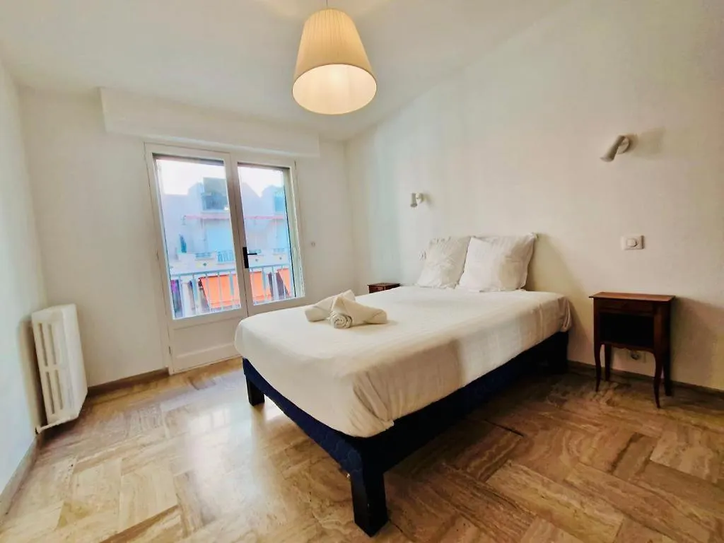 Les Appts D'Albertine - Charmant T3 Climatise A 200M Des Plages, Centre-Ville Et Gare - Parking Prive Inclus Antibes França